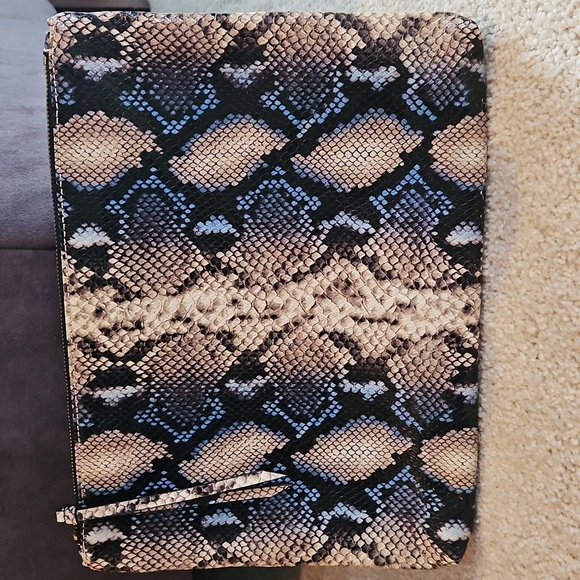 Banana Republic Snake Skin Embossed Leather Clutch Oversized Buttery Soft NWT - Picture 11 of 16